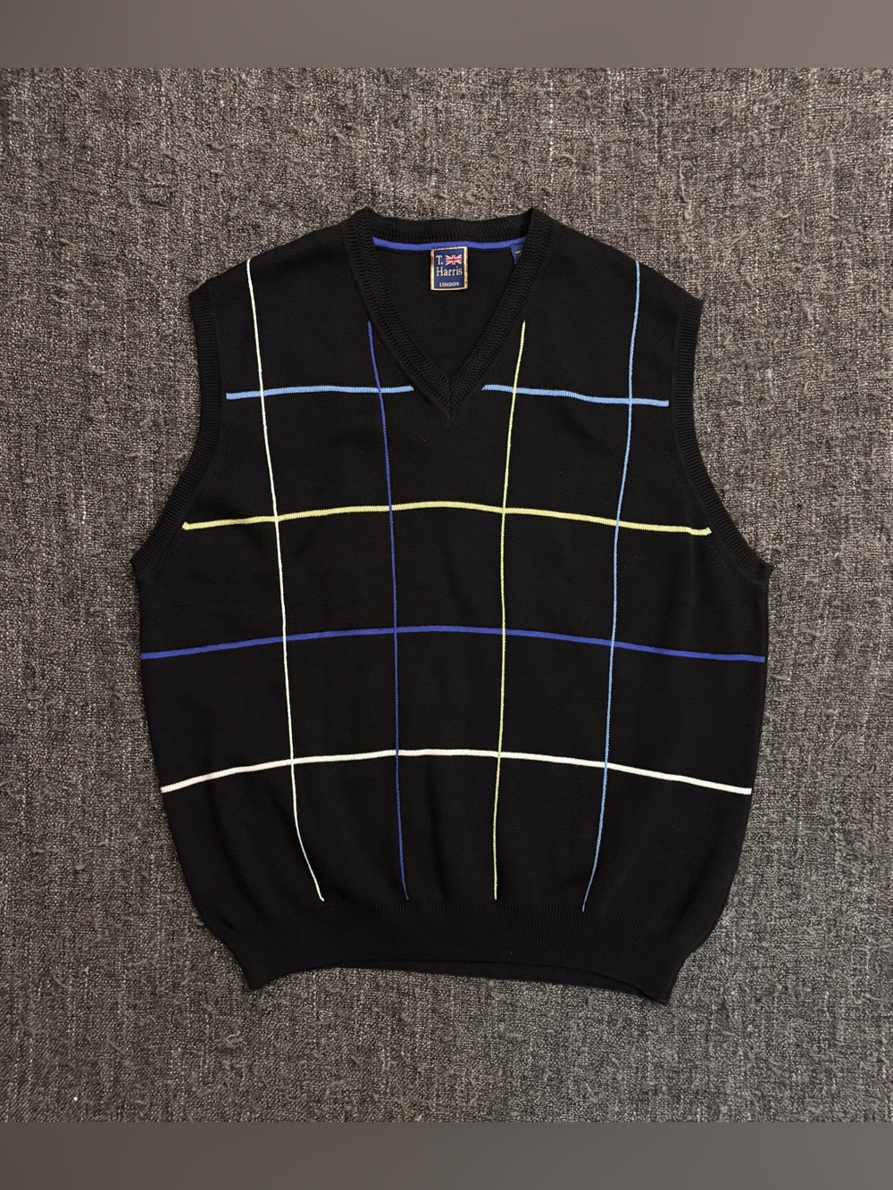 Men’s L Y2K T. Harris London 100% Cotton Black Windowpane Sweater Vest Preppy